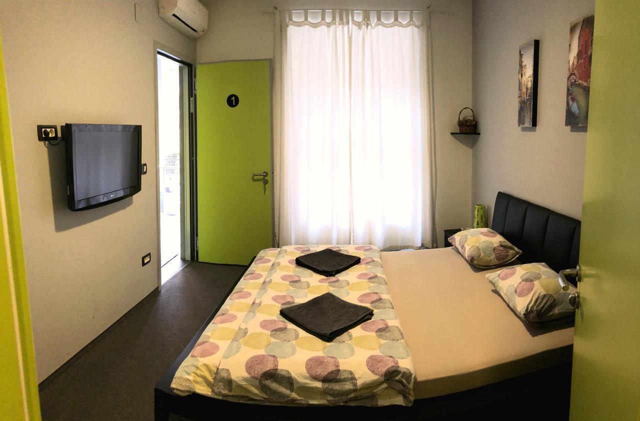 Hostel Chic Загреб Экстерьер фото